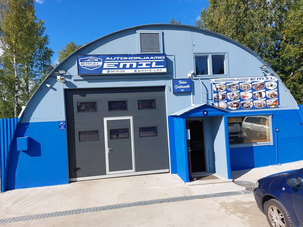 Autokorjaamo Emilin toimitila Kytkintiellä Helsingissä